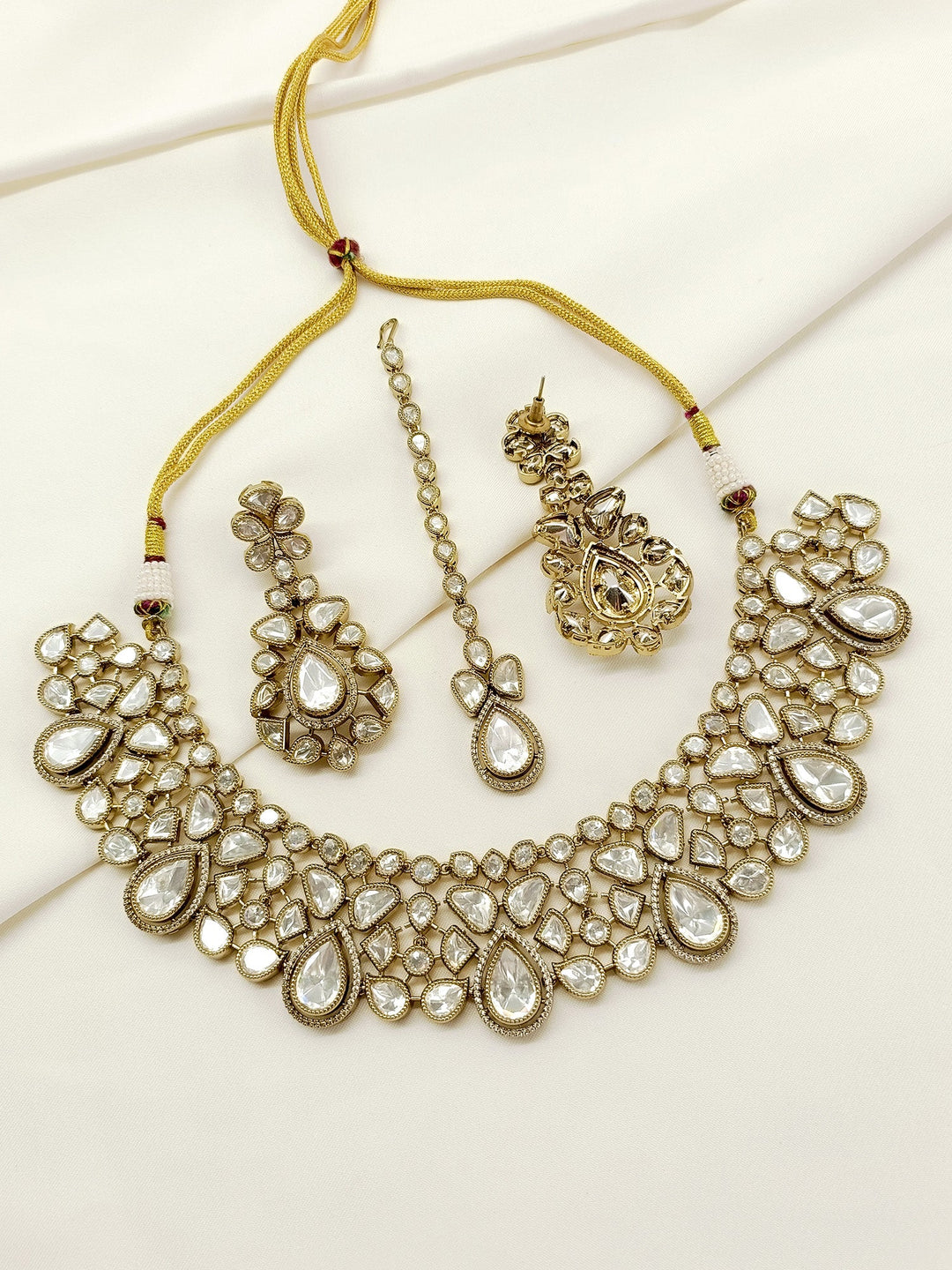 Gurpreet White Victorian Set - qivii