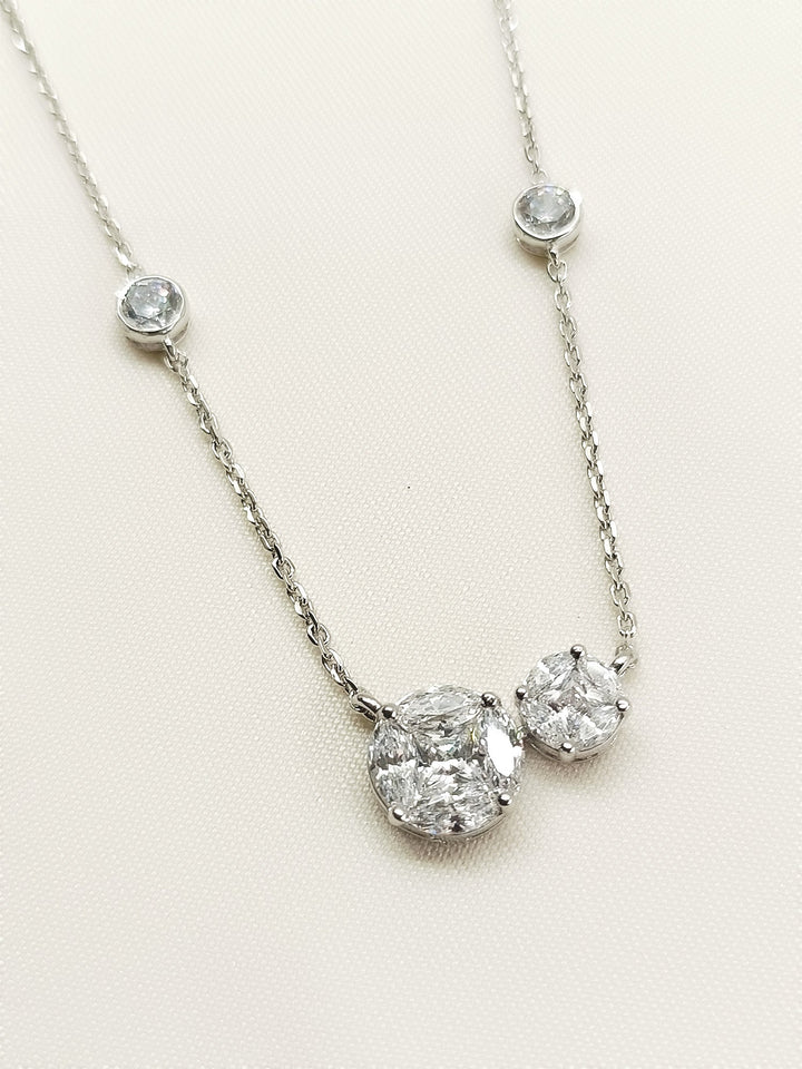 Urvita 92.5 Silver Swarovski Stone Pendal - qivii