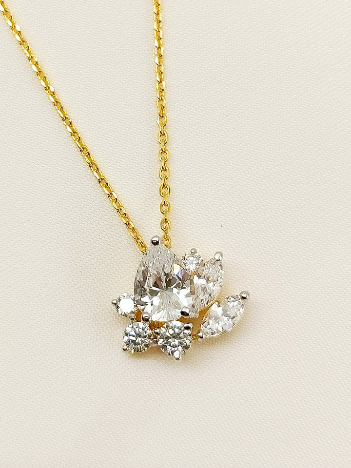 Meet 92.5 Silver Swarovski Stone Pendal - qivii