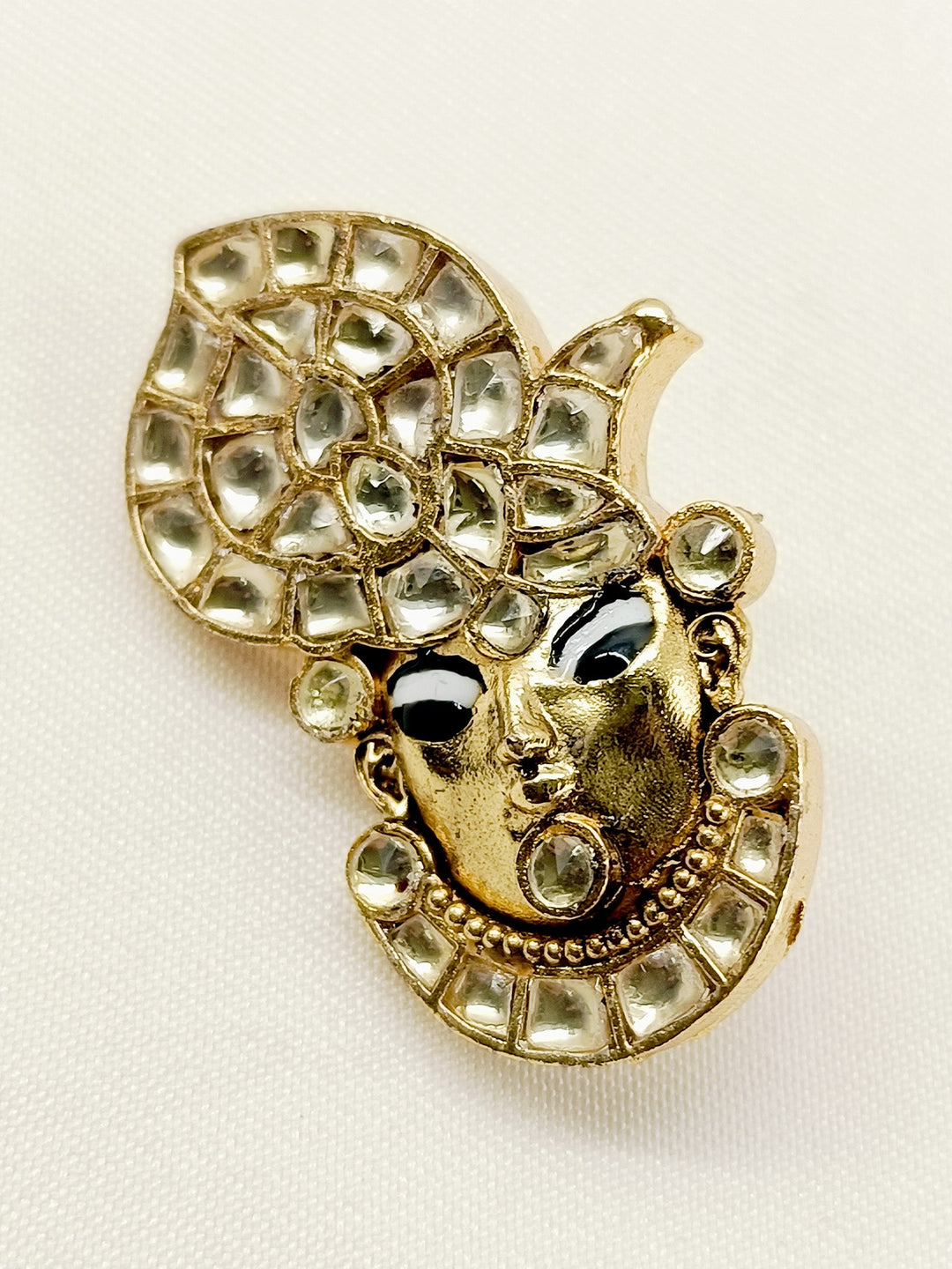 Rashmita White Shrinath Ji Brooch - qivii