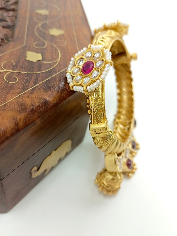 Roja Maroon Kundan Kada - qivii