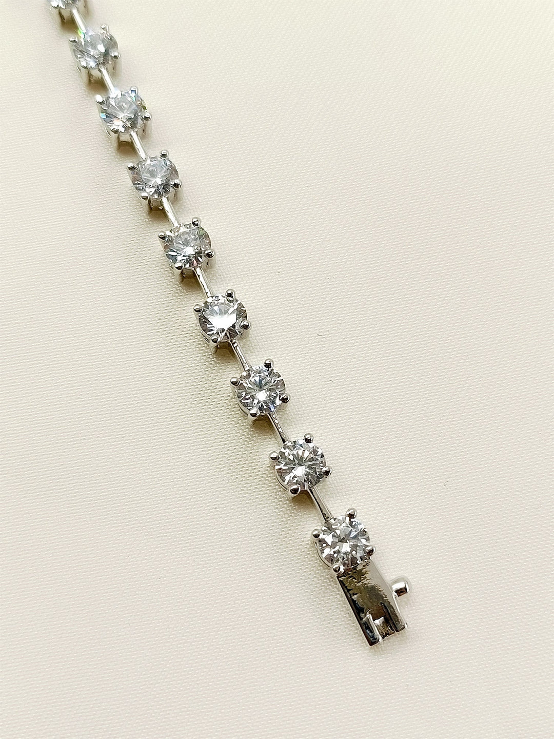 Deborah 92.5 Silver Swarovski Stone Bracelet - qivii