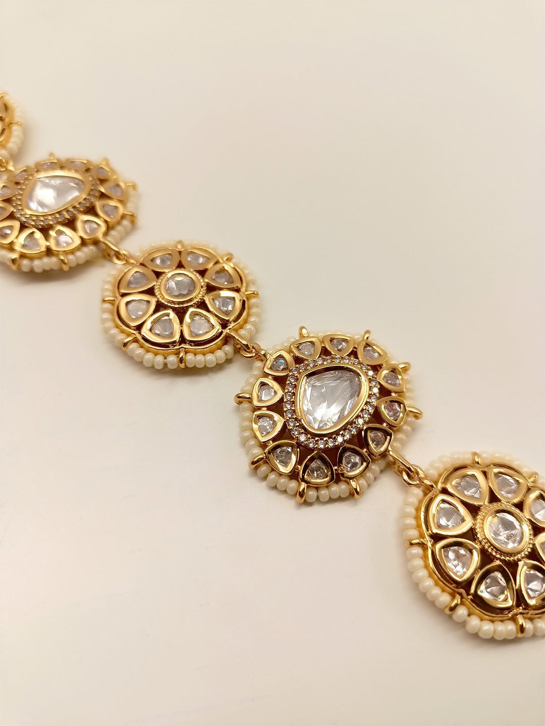 Debasmita White Kundan Sheeshpatti - qivii