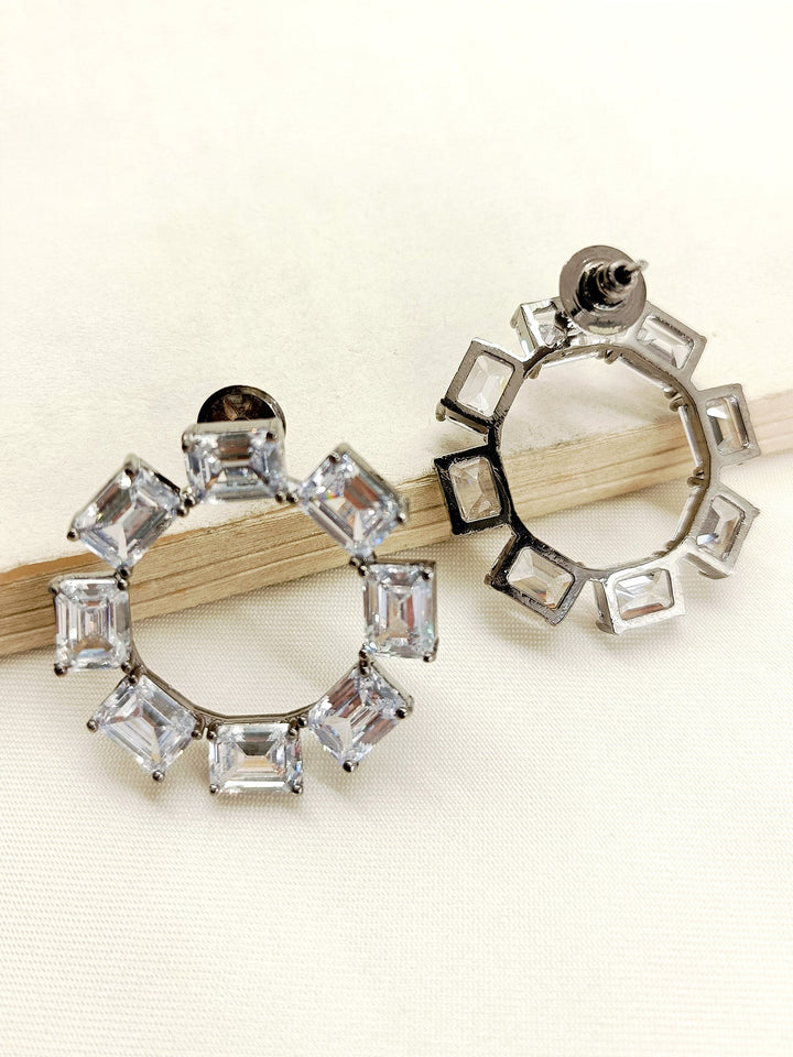 Elegant and black polish brass metal and genuine American diamonds tops Sophisticated design that will surely turn heads