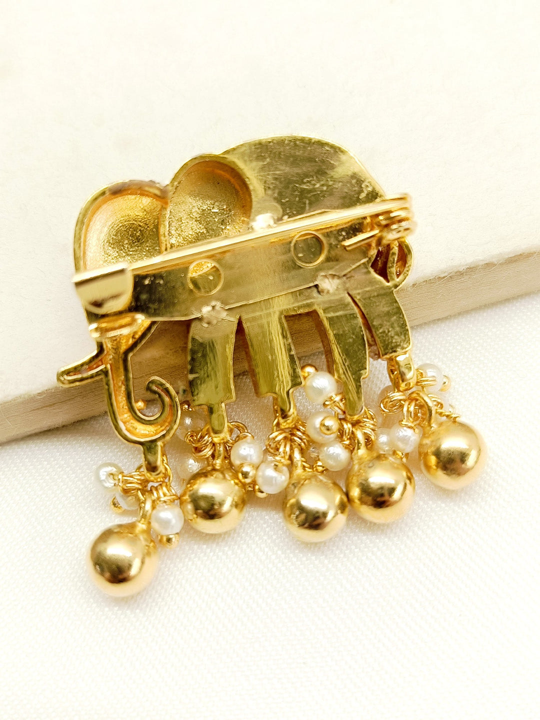 Ditya White Mother Of Pearl Elephant Brooch - qivii
