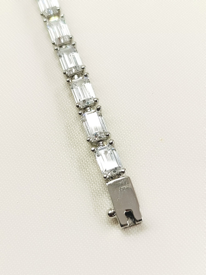 Eden White 92.5 Silver Swarovski Stone Bracelet - qivii
