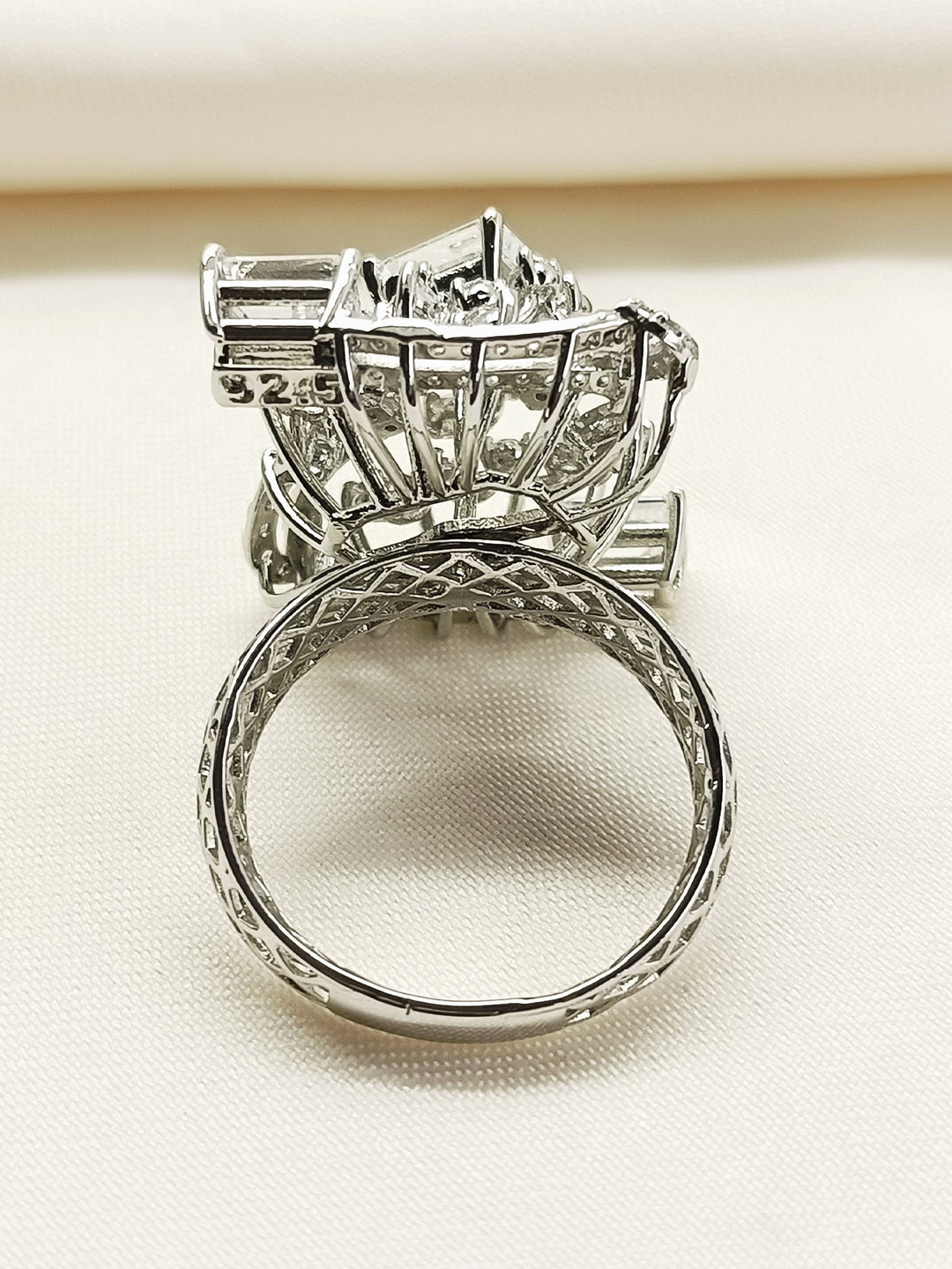 Gesa 92.5 Silver American Diamond Finger Ring - qivii