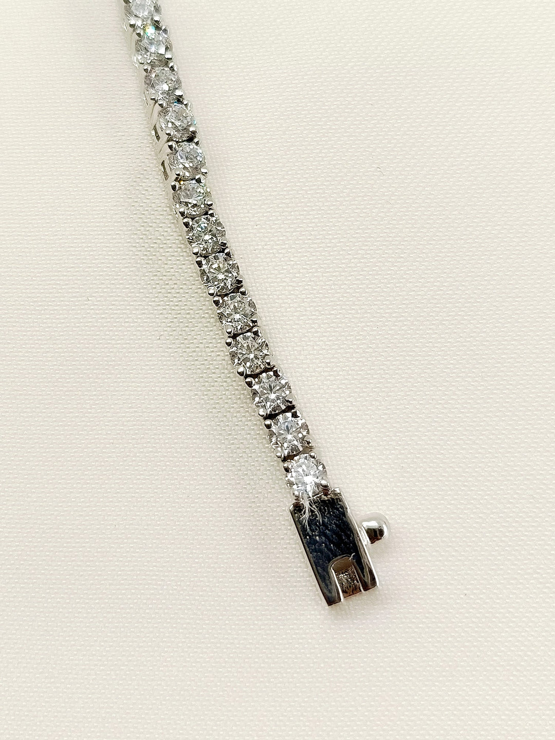 Hallie 92.5 Silver Swarovski Stone Bracelet - qivii