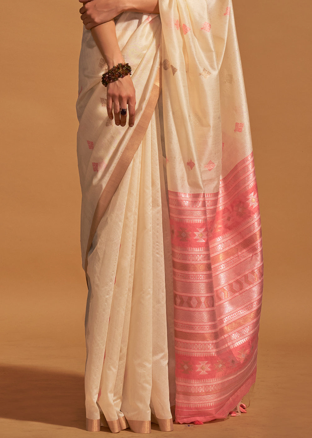 Cream White Handloom Woven Silk Saree : Top Pick - qivii