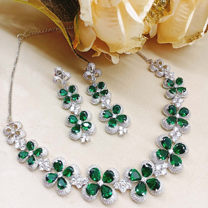  Exquisite Green Emerald Necklace and Earrings Set 