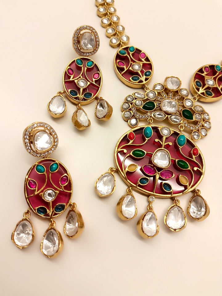  Impressive multi colour boutique necklace set made of gold plated brass metal