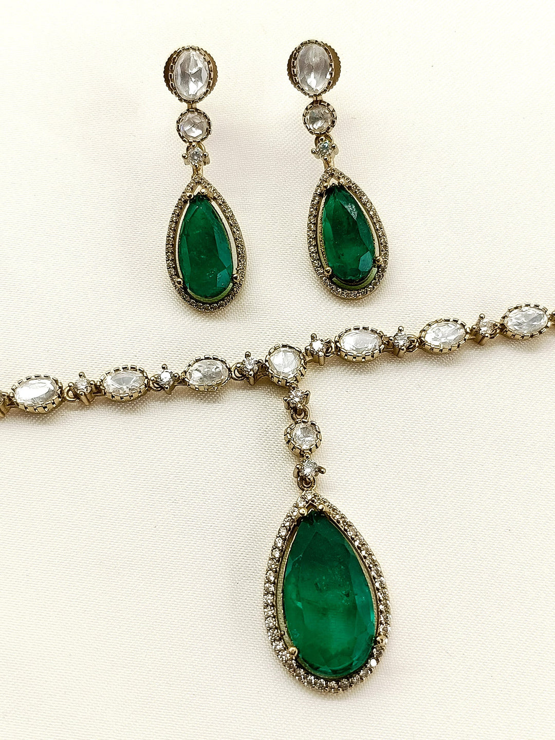 Kaila Emerald Victorian Necklace Set - qivii