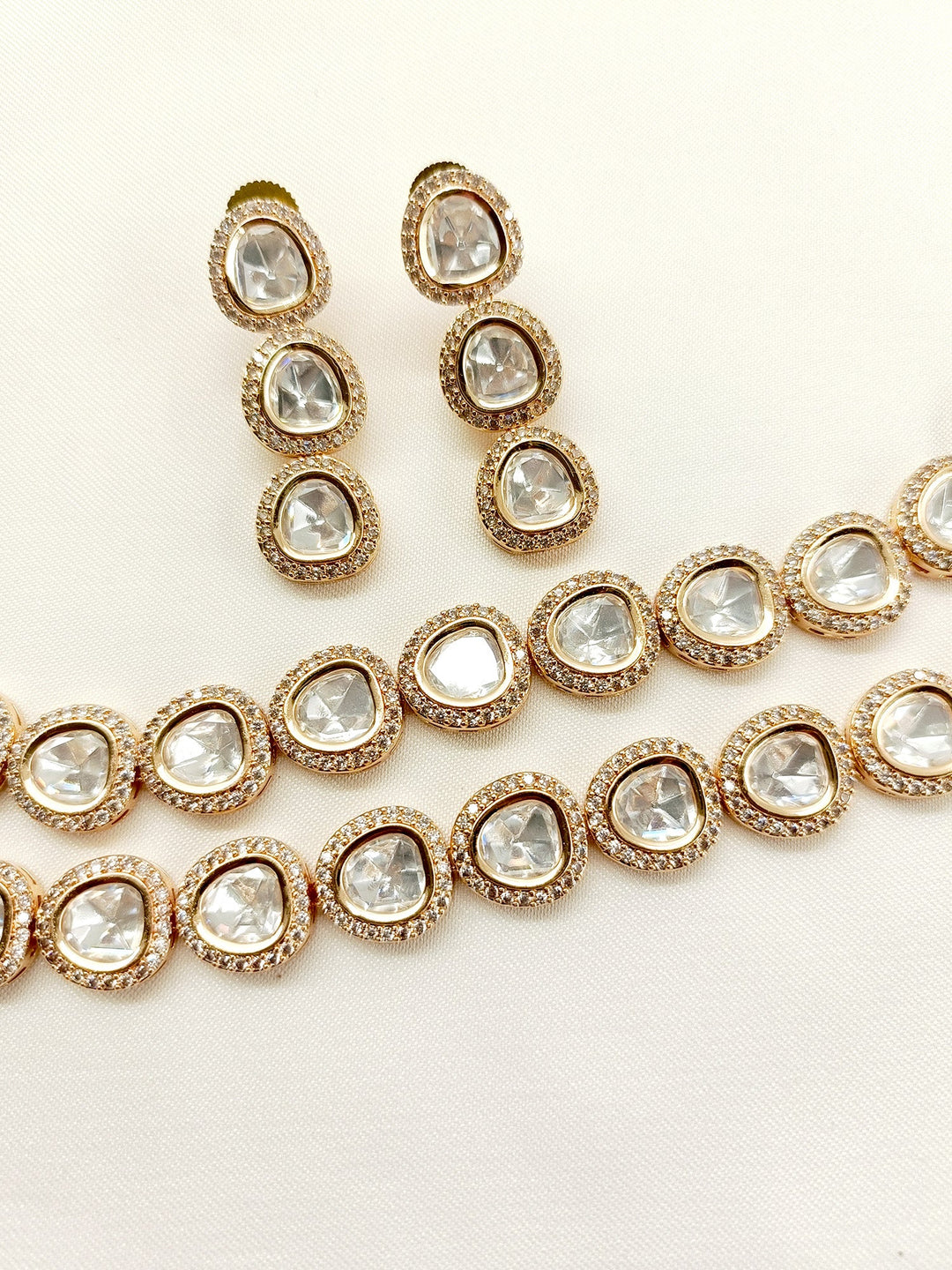 Gurpraveen White Kundan Choker Set - qivii