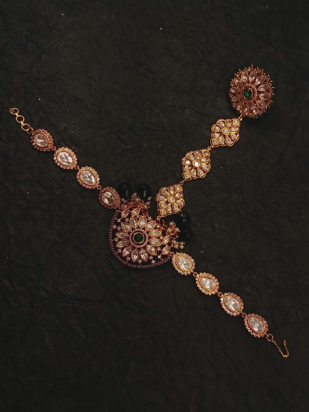 Nitaa Beautiful Ruby Green Kundan Hathphool - qivii