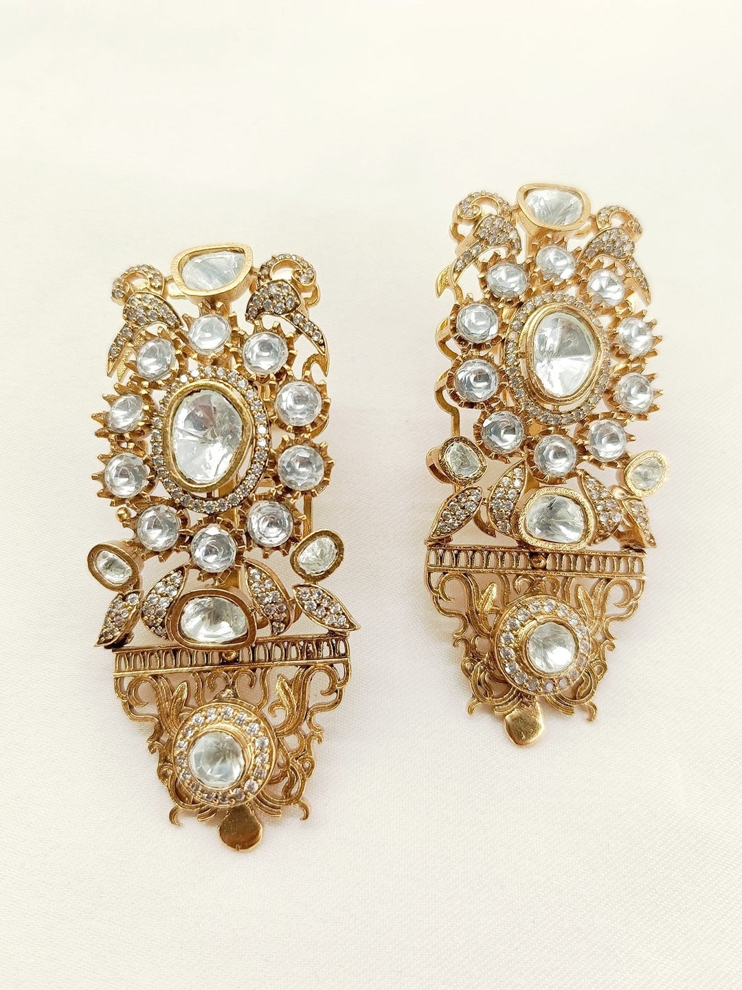 Pankhudi White Kundan Earrings - qivii