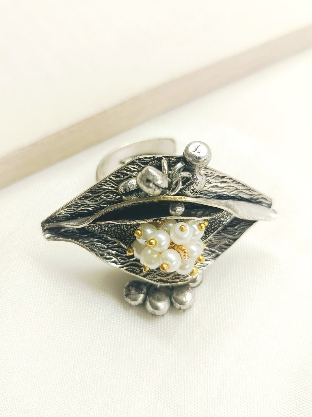 Rumayna Cream Oxidized Finger Ring - qivii