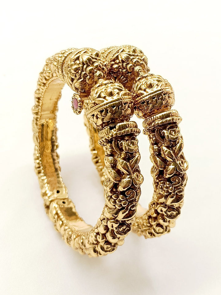 Gamya Ruby Antiuque Bangle - qivii