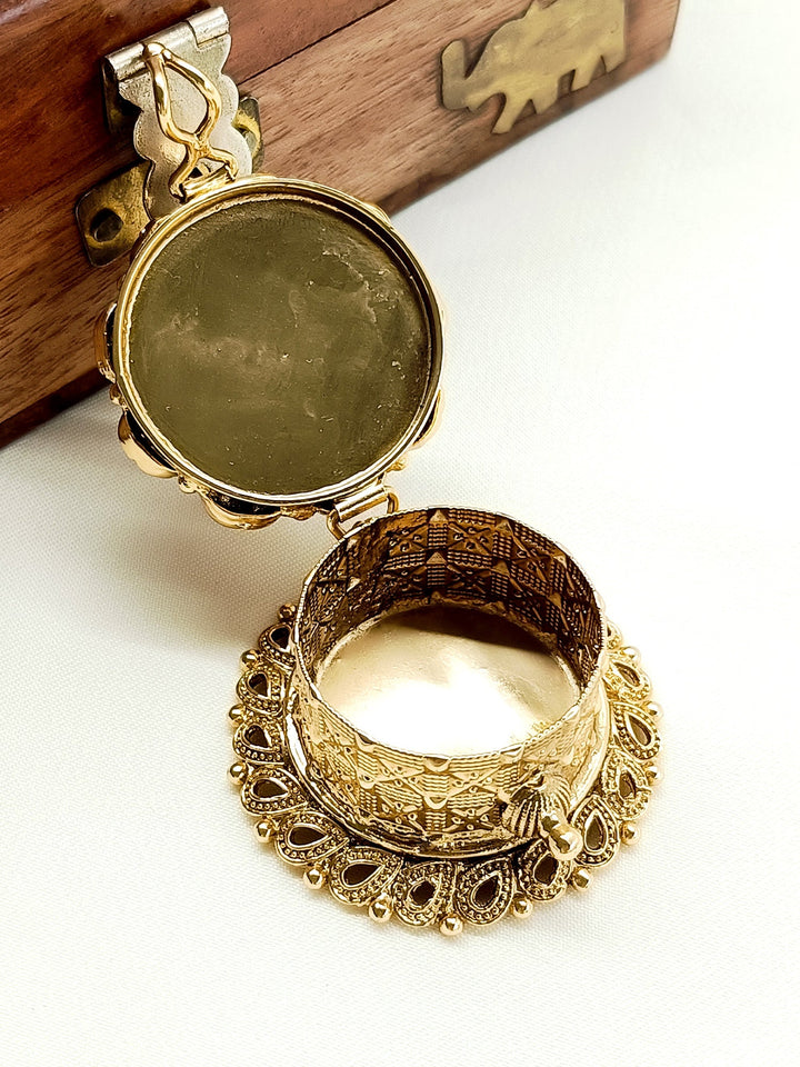 Pavitra Ruby Antique Temple Sindoor Dibbi - qivii