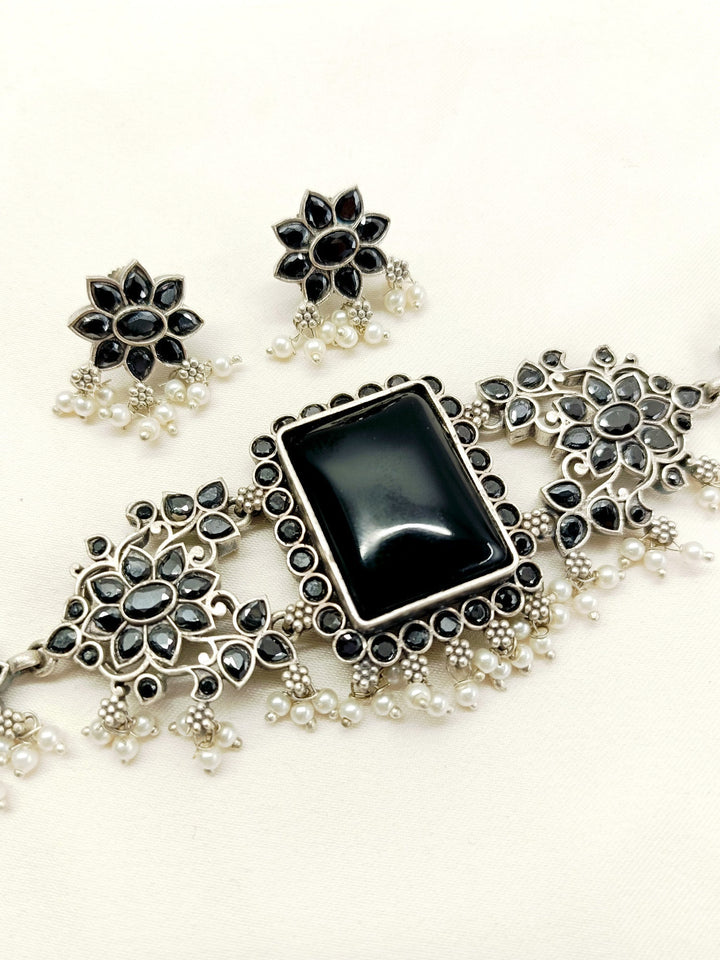 Saunika Black Oxidized Choker Set - qivii