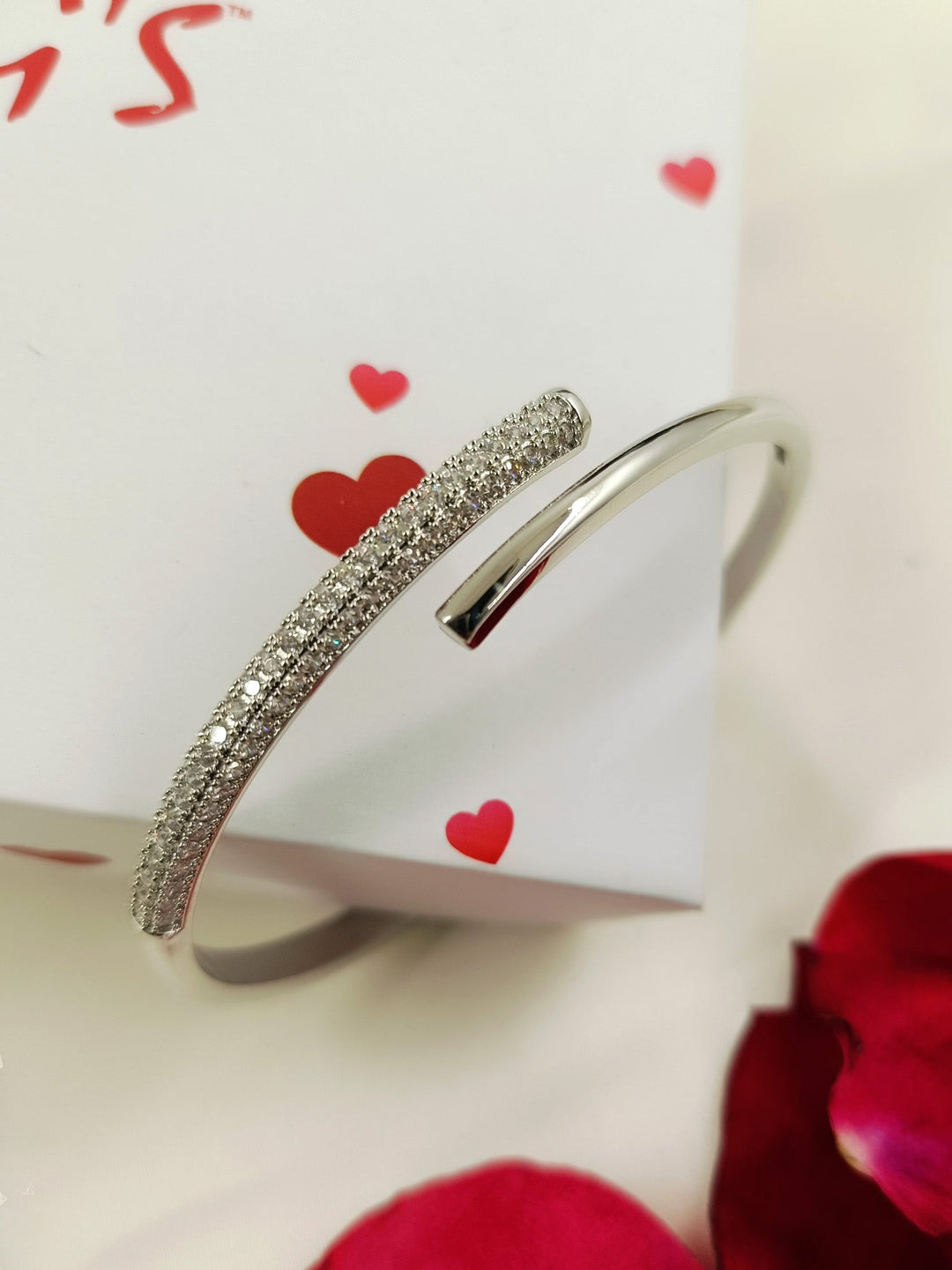 Pahale White American Diamond Bracelet - qivii