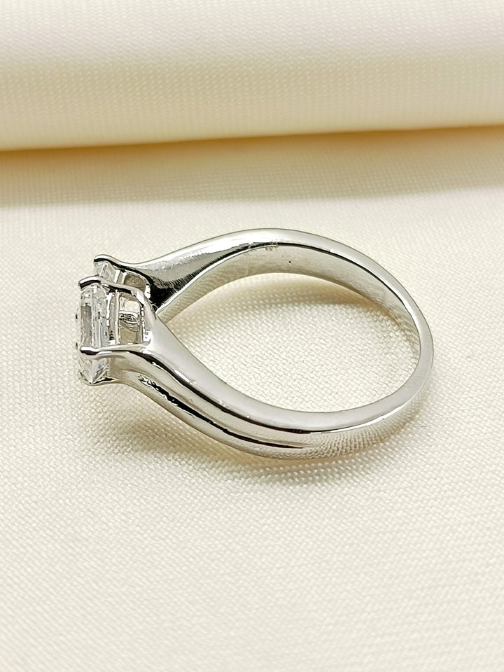 Indira 92.5 Silver Swarovski Stone Finger Ring - qivii