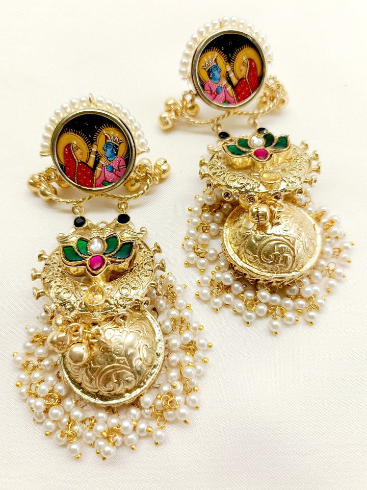  Beautiful and trendy jhumki earrings to elevate your look