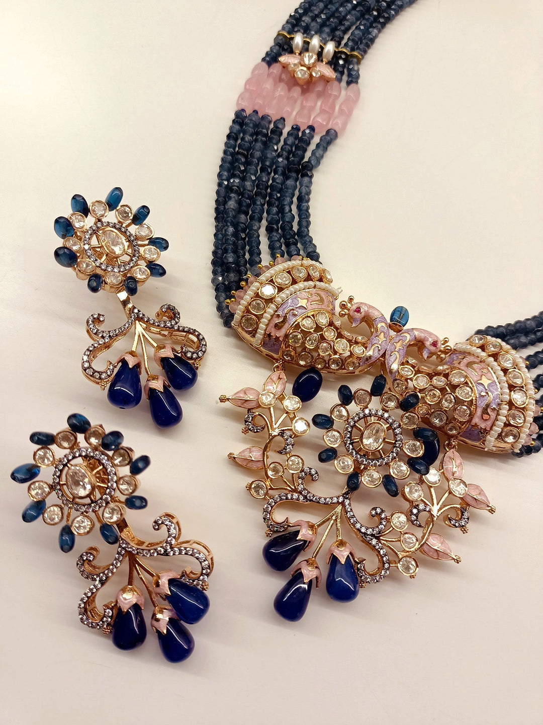  Crafted from gold plated brass metal for a luxurious feel