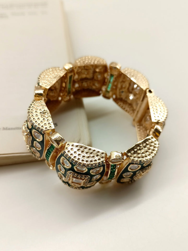 Ahira Green Kundan Bracelet - qivii