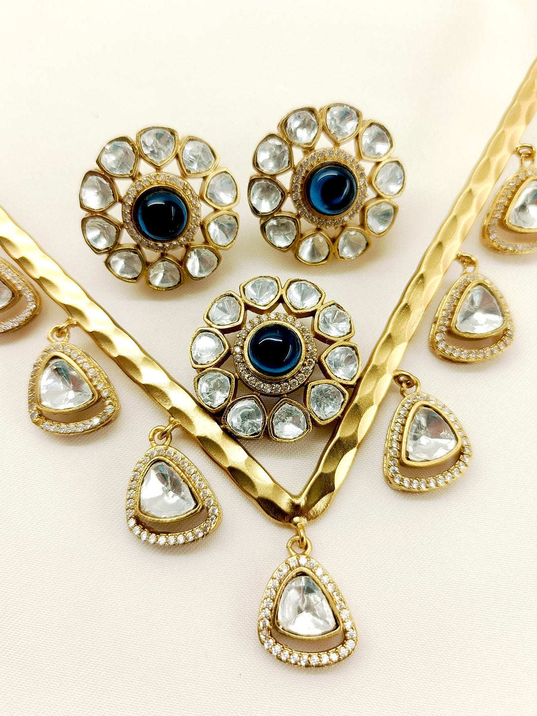 Zaida Navy Blue Hasli Style Kundan Necklace Set - qivii