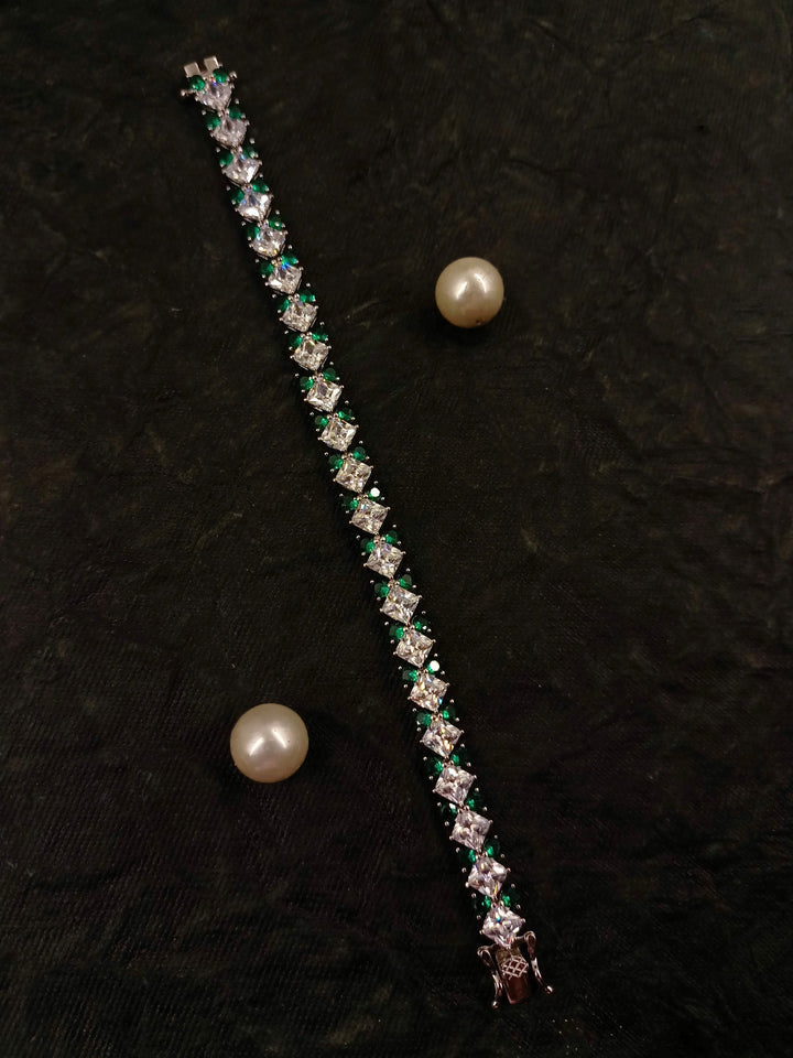 Fluid Emerald American Diamond Bracelet - qivii