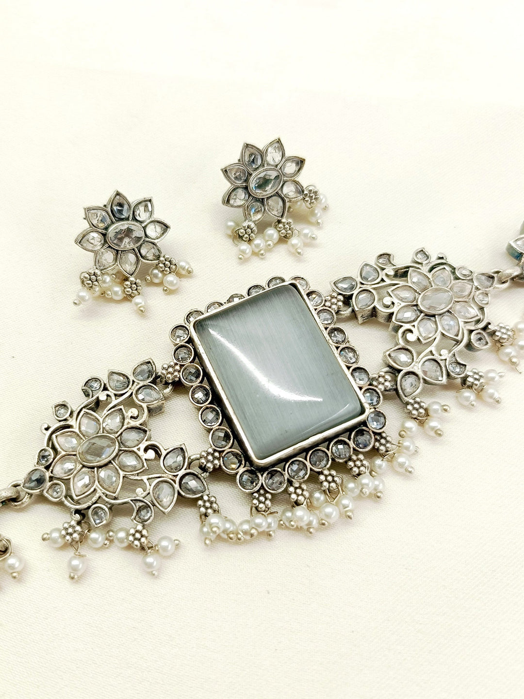 Vibha Grey Oxidized Choker Set - qivii