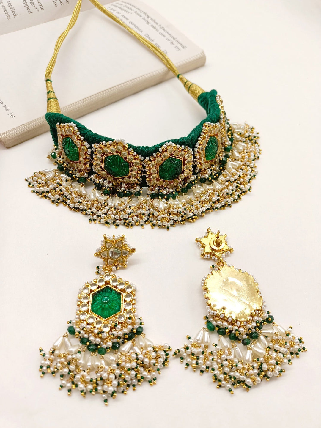  Exquisite Kundan choker set for a stunning appearance