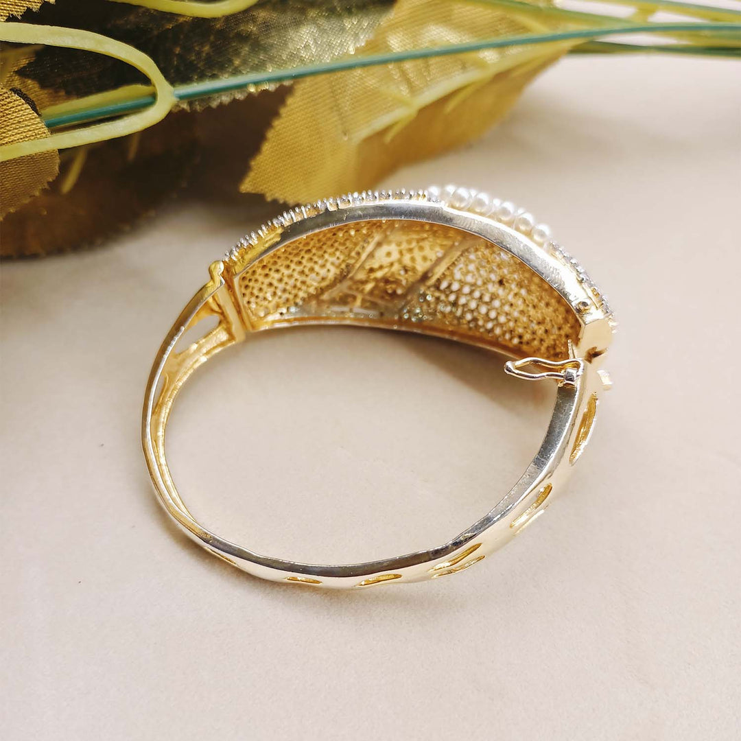 Vina Off White Beads Gold Plated American Daimond Bracelet - qivii