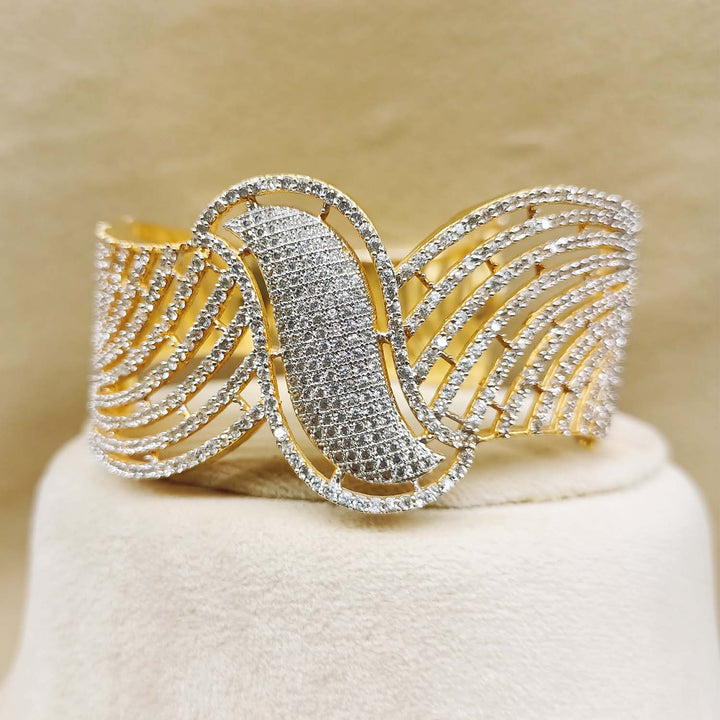 Vimla White Gold Plated American Daimond Braclet - qivii