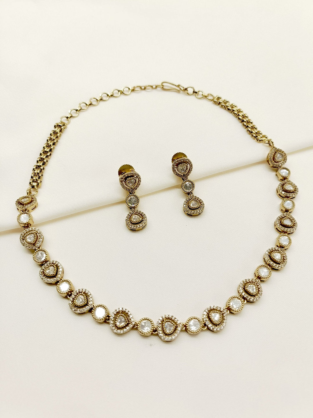 Amla White Polki Necklace Set - qivii