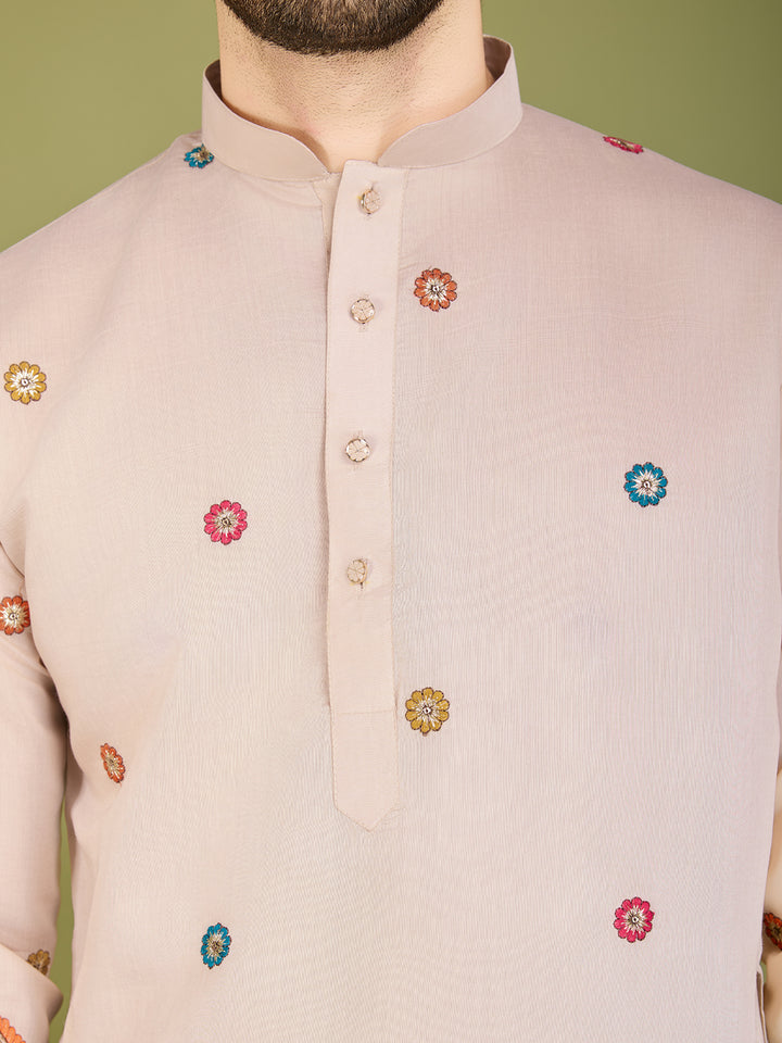IVERY VISCOSE SILK THREAD & SEQUENCE EMBROIDDERED WORK KURTA - qivii
