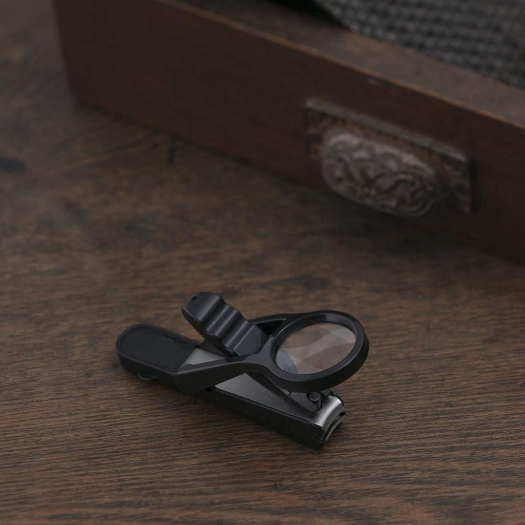 Magnifying Nail Cutter with 3X Zoom Lens