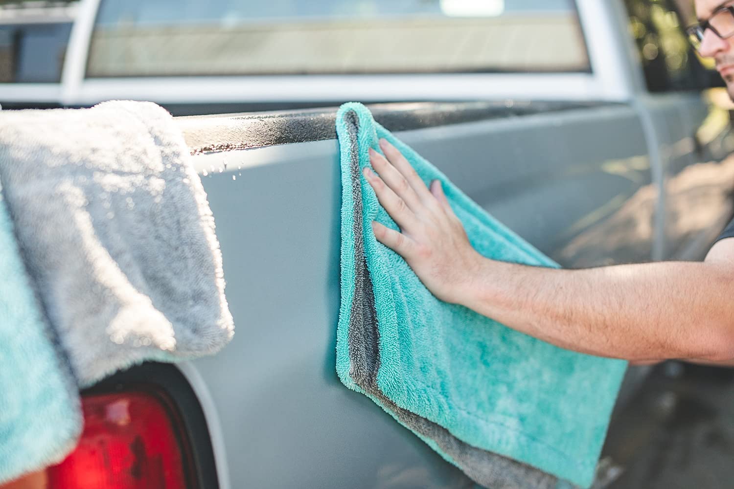 Premium Microfiber Car Cleaning Cloth | Scratch-Free & Ultra-Absorbent { Pack of 2 }