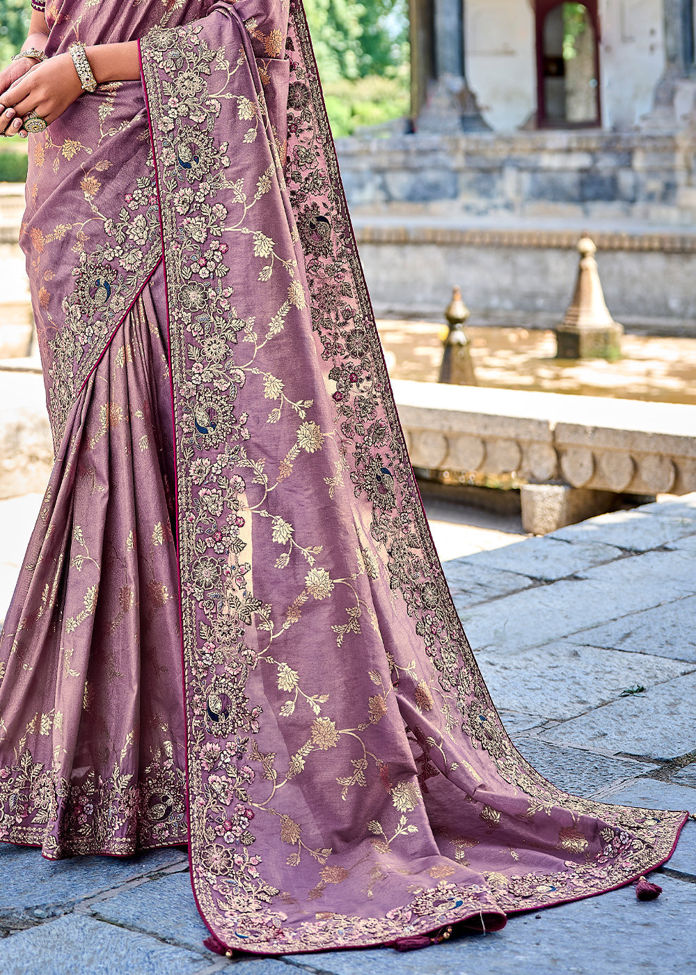 Iris Purple Tissue Silk Saree with Stone & Embroidery cut Work Border(Pre-Order) - qivii
