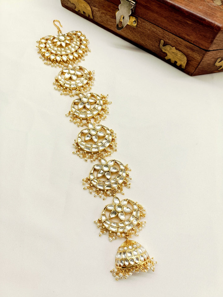 Madhurya White Braid Accessories In Kundan - qivii
