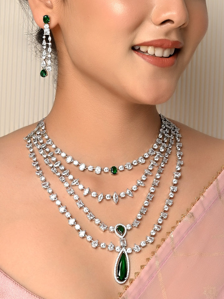 Luxurious accessory featuring a beautiful blend of emerald stone and American diamonds