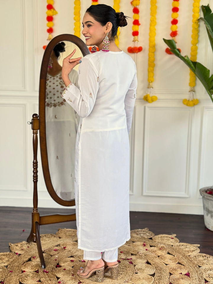 Matching viscose pants and chanderi dupatta with digital print work