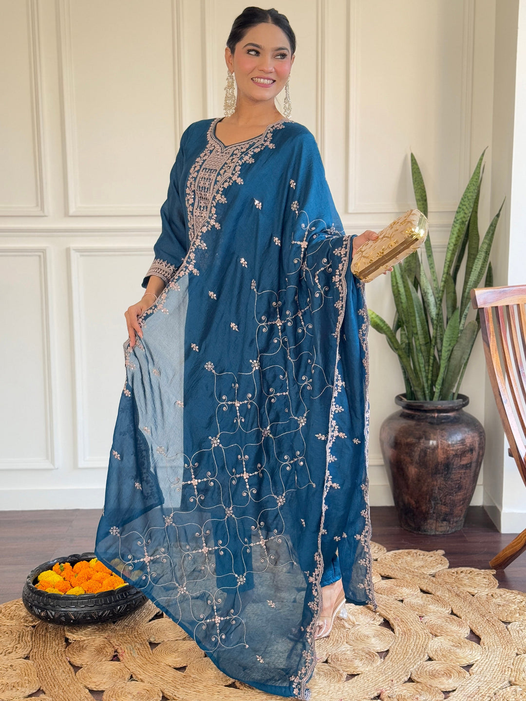 Fully stitched pantsuit in sizes S and XXL