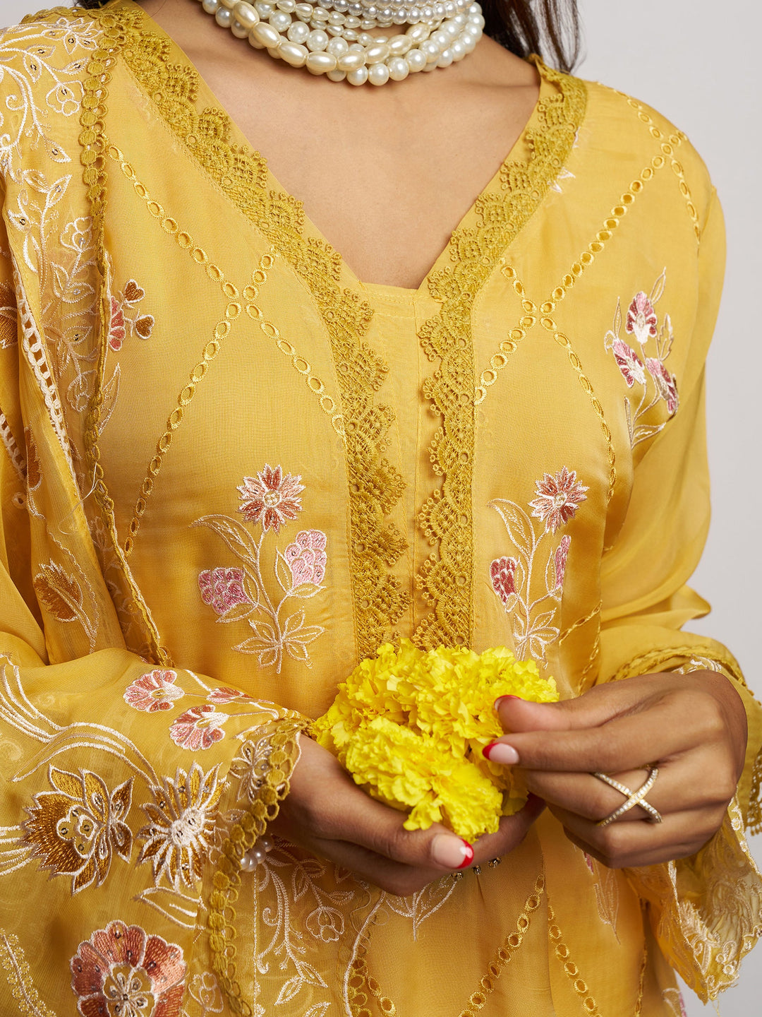 Unstitched suit tailored up to bust size of 42 inches