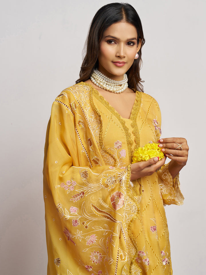 Ideal for haldi ceremonies and festive occasions