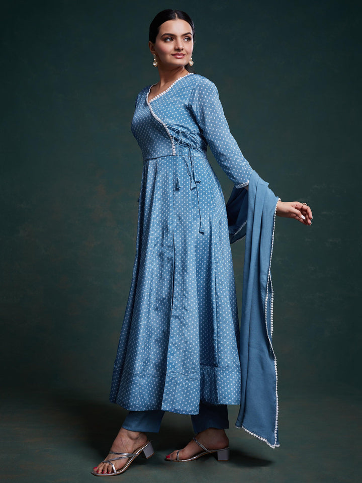 Serene yet stylish appeal in the dusty blue hue