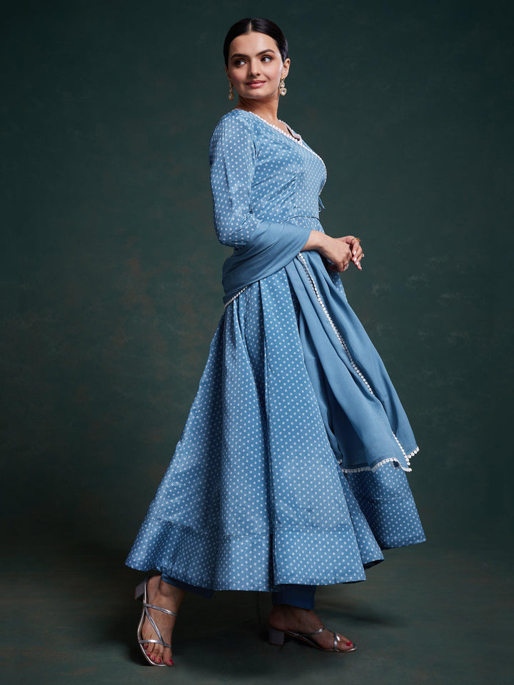 Slight color variation may occur due to photographic reasons