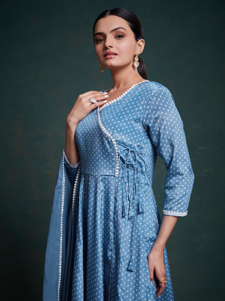 Chinon suit with lace detailing and matching silk pant