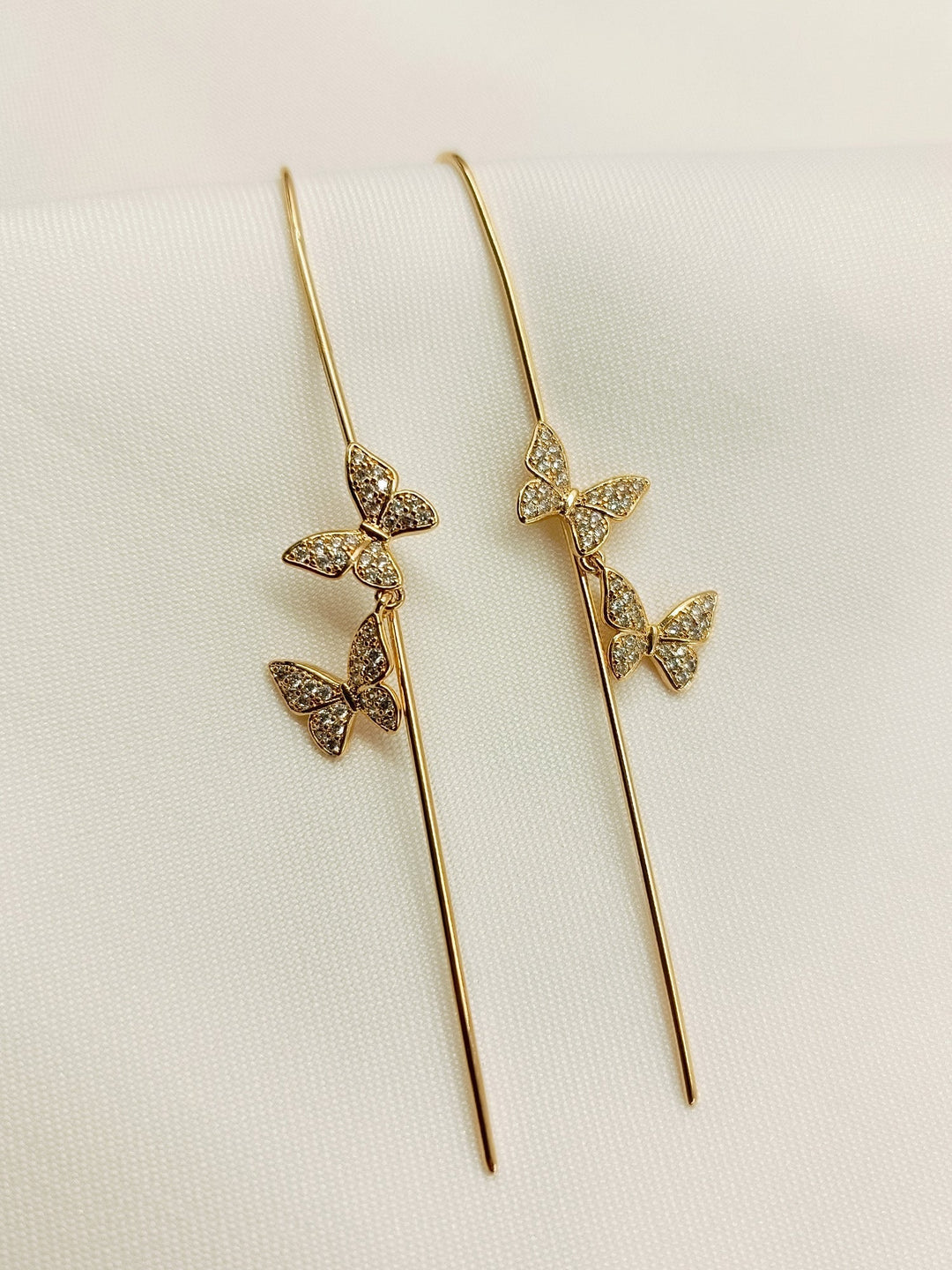 Stunning American Diamond Earcuff adding a touch of luxury to any outfit, perfect for any occasion