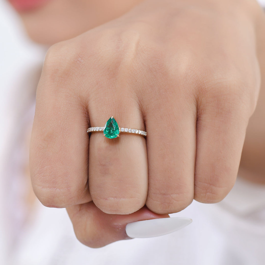 Emerald Pear Solitaire Diamond Ring - qivii